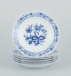 Kahla, 
Tyskland.
Et sæt på seks 
dybe 
tallerkener i 
porcelæn. 
Løgmønstret 
dekoration.
Ca. ...