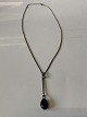 Georg Jensen 
sterlingsølv 
Dew Drop 
halskæde med 
vedhæng med 
sort agat.
Kæden måler 
45,0 cm., ...
