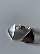 Georg Jensen 
sterlingsølv 
Peak, øreringe.
Længde 1,3 cm.
Bredde 1,1 cm.
Perfekt stand.