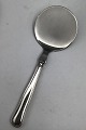W&S Sørensen 
Sølv / Stål 
Dobbeltriflet 
Serveringsspade 
Måler 20 cm 
(7.87 inch)