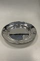 Georg Jensen 
Sterling Sølv 
Skål / Fad No. 
288
Måler 32,2cm / 
12.68 inch
Vejer 832 gram 
/ ...