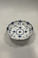 Royal 
Copenhagen 
Musselmalet 
Helblonde Skål 
No. 1018 / 577. 
Måler 5,5 cm x 
21 cm dia. ( 2 
11/64 ...
