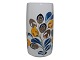 Royal 
Copenhagen 
Sienna, vase.
Designet af 
Ivan Weiss.
Dekorationsnummer 
953/3762.
1. ...