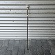 Kulfiber stok 
med knop af 
sterlingssølv 
og læderrem. 
Indskription på 
sølvet: 
Løjtnant ...