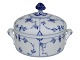Blue Fluted 
Plain
Lidded bowl 
for butter