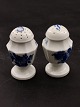 Royal 
Copenhagen Blå 
Blomst peber og 
salt bøsser 
10/8681 og 
10/8584 
1.sortering 
emne nr. 611030
