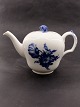 Royal 
Copenhagen Blå 
Blomst tekande 
10/8244 
1.sortering 
emne nr. 611042