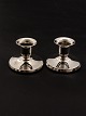 A pair of small 
830 silver 
candlesticks H. 
5 cm. item no. 
611398