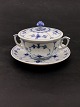 Royal 
Copenhagen 
musselmalet 
bouillon kop 
1/2199  flot 
2.sortering 
emne nr. 612081 
Lager:4