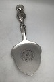Georg Jensen 
Sølv Ornamental 
Fiske 
Serveringsspade 
No. 55
Måler 27cm 
(10.63 inch )
