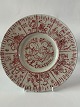 Bjørn Wiinblad ceramics made at Nymølle.
Red Plate / round dish from LM Ericsson.