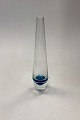 Holmegaard 
Solifleur Vase, 
blå kegle. 
Designet af 
Christer 
Holmgren i 
1965.
Måler 25 cm / 
...