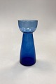 Blå Blomsterløg 
Vase. 
Fabrikeret i 
Spanien. Egnet 
til hyacinter, 
tulipaner etc.
Måler 18,8 cm 
/ ...