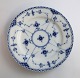 Royal Copenhagen. Musselmalet, halvblonde. Tallerken. Model 573. Diameter 19 cm. 
 (3 sortering)