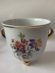 Flower pot 
shelter with/ 
ball feet.
Diameter 
inside 
dimensions 13.5 
cm.
Height 13 ...