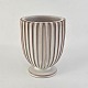 Schollert
Hvid riflet 
vase i keramik
