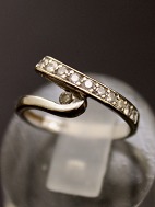 14 karat hvidguld ring  med adskillige diamanter