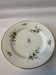 Royal 
Copenhagen 
Spisetallerken 
med 
blomsterbuket.
Diameter 23 
cm.
1. sortering.
Denne ...