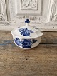 Royal 
Copenhagen Blå 
Blomst Kantet 
smørskål no. 
8572