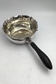 Dansk Sølv 
Kasserolle 
(1918)
Måler H 6.5 cm 
(2.55 inch) 
Diam 16 cm (6.3 
inch)  (Ved 
håndtag 30 ...