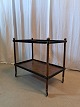 Rullebord i 
fineret 
birketræ, fra 
1940erne.
Det har 
brugsspor.
Højde 68cm 
Bredde 44cm 
Længde 44cm