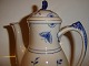 Bing & Grøndahl 
Sommerfugl, 
Kaffekande
Dek.nr 91A 
eller 301
Højde 24 cm.
Fejl fri