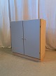 Skab med sokkel
 Kr. 1100,-