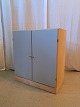 Skab med sokkel
 Kr. 1100,-