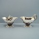Georg Jensen sukker- og flødesæt.Sukkerskål og flødekande af hamret sterling sølv #235 ...
