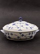 Royal 
Copenhagen 
Musselmalet 
Riflet oval 
Terrin Nr. 405 
1.sortering 
emne nr. 622248