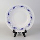 Dyb tallerken i 
kongeligt 
porcelæn fra 
stellet 
Rosenknop. Nr. 
408/8106
Producent 
Royal ...