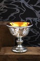 Fantastisk smuk 
1800 tals skål 
på fod i 
fattigmandssølv 

(Mercury 
silver glass) 
med fin ætset 
...