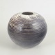 Svend Hammershøi for Kähler vase, 1930’erne.Kugleformet vase i drejet stentøj med ...