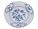 Meissen Tyskland, Blue Onion tallerken med dobbeltblonde og guldkant.Diameter 23,5 ...