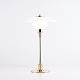 PH 2/1 bordlampe designet af Poul Henningsen og introduceret i denne version af Louis Poulsen i ...