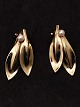 8 karat guld øreclips 2,7 x 1,3 cm. med lille perle fra guldsmed Hermen Siersbøl København emne ...