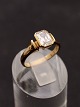 8 karat guld ring med klar sten