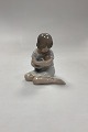Royal Copenhagen Figur Pige med Dukke No. 1938