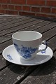 Blå Blomst flettet, Royal Copenhagen porcelæn kaffestel, Kongelig porcelæn.Kaffekop med ...