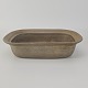 Aflang form i kongeligt stentøj fra stellet Ildpot. Nr 22531.Formgiver Grethe ...