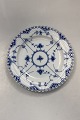 Royal Copenhagen Musselmalet Helblonde Middagstallerken No. 1084. Måler 25 cm / 9,84 in. dia. 3. ...