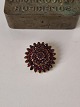 Smuk gammel forgyldt granat brocheDiameter 3,2 cm.
