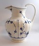 Royal Copenhagen. Musselmalet, riflet. Chokoladekande / punchekande. Model 392. Højde 22 cm. (1 ...