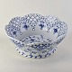 Bordskål til frugt i kongeligt porcelæn fra stellet Musselmalet Helblonde. Nr. 1/1061Design ...