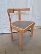 Stol i bøgetræ, fra 1990erne.Den har brugsspor.Ryghøjde 72cm Sædehøjde 44cm