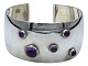 N.E. From sølvBred armring med lilla ametyster fra ca. 1950-1960