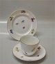 Freya Bing & 
Grondahl 
"Freja" White 
base, bouquet 
and small 
flowers, gold 
rim, form 
469-601
 ...