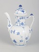 Royal Copenhagen, Musselmalet Riflet, kaffekande.Kaffekande i porcelæn med håndmalet ...
