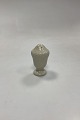 Royal Copenhagen Josefine Creme Salt- eller Peberbøsse No. 1706Måler 8,5 cm / 3.35 in.