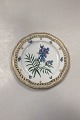 Royal Copenhagen Privatmalet Flora Danica Frokosttallerken No. 20/3554. Latinsk Navn: ...